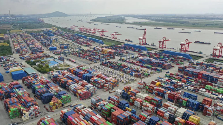 Çin Covid-19 kısıtlamalarına rağmen 877 milyar dolar dış ticaret fazlası verdi